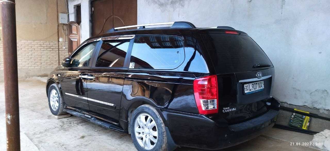 Kia Carnival Limousine
