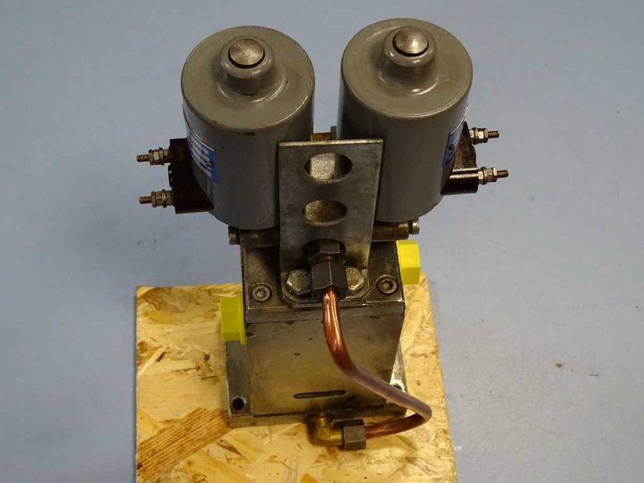 Пневматичен разпределител MEZ 6VZ за преса, гилотина, абкант