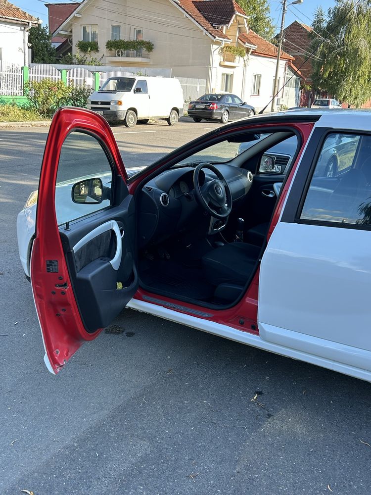 Dacia sandero 1.2 2011