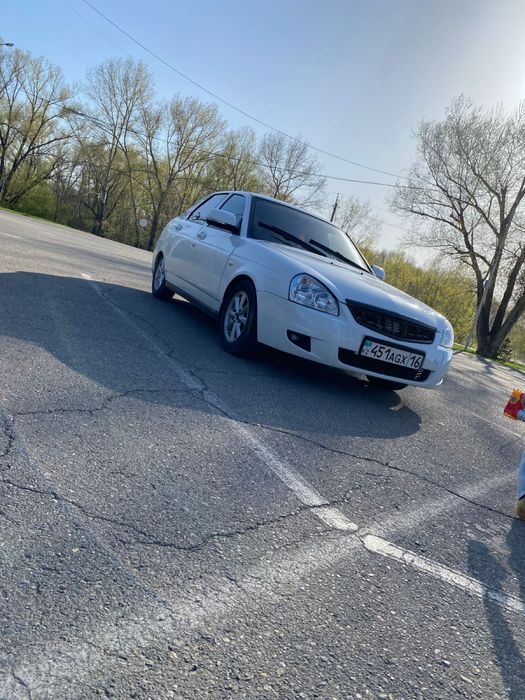 Продам приору 2010 года.