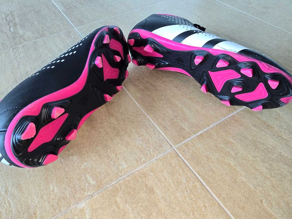 Adidas Predator бутонки футбол, 35 н.