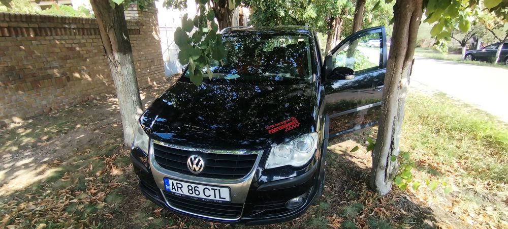 VW Touran cross an 2010