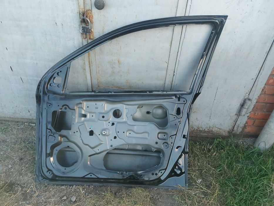 Продам дверь на Ravon R3