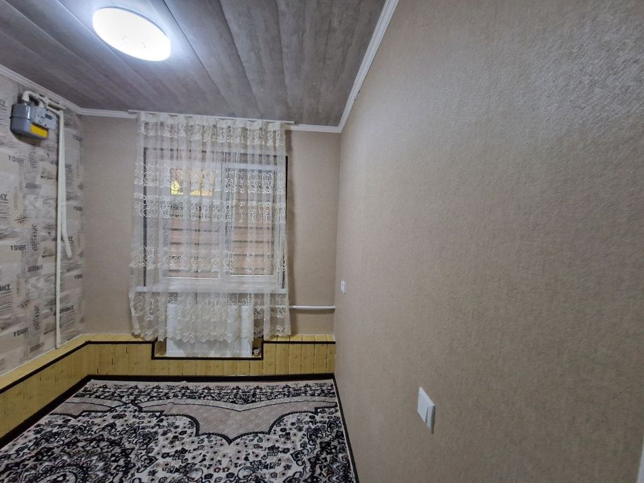 Фрунзе Массив , 25 мактаб ёнида 1 этаж 2 хонали квартира оилага