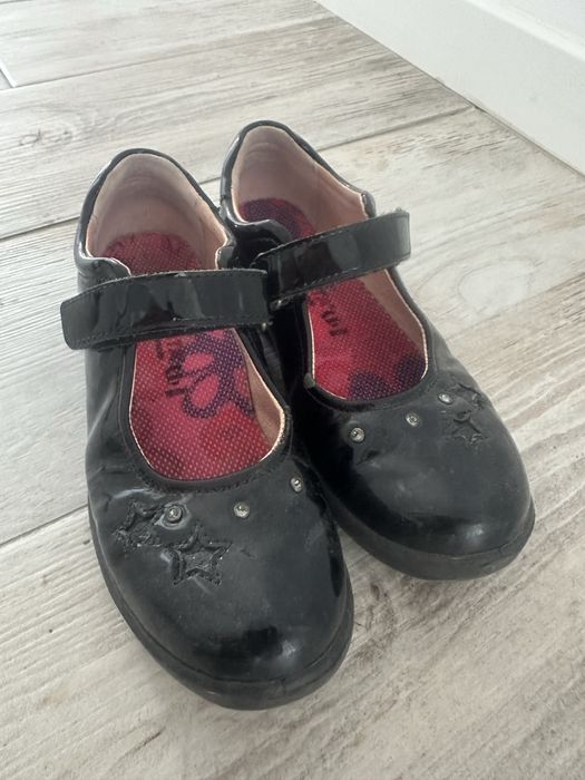 Pantofi fetita pt scoala din piele lacuita nr 31 Ricosta