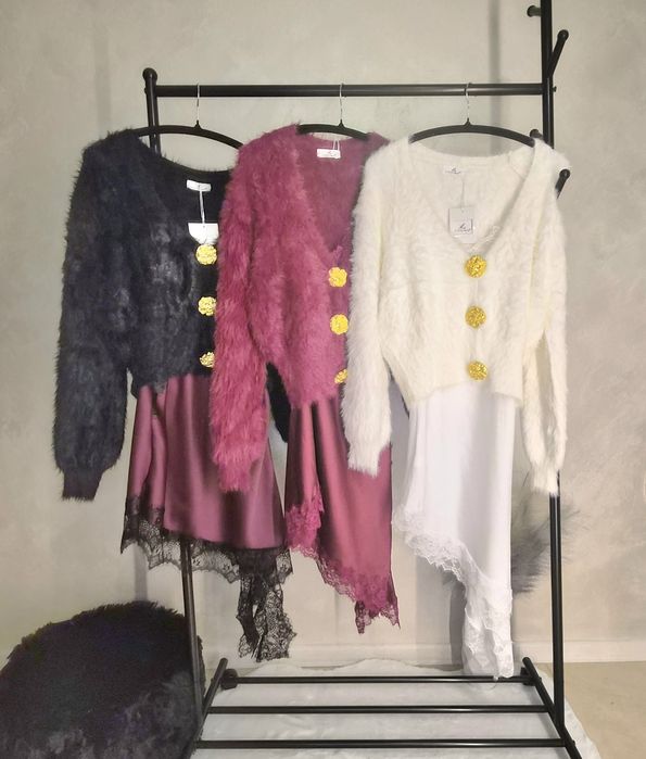 Сатенени рокли с дантела must have ZARA