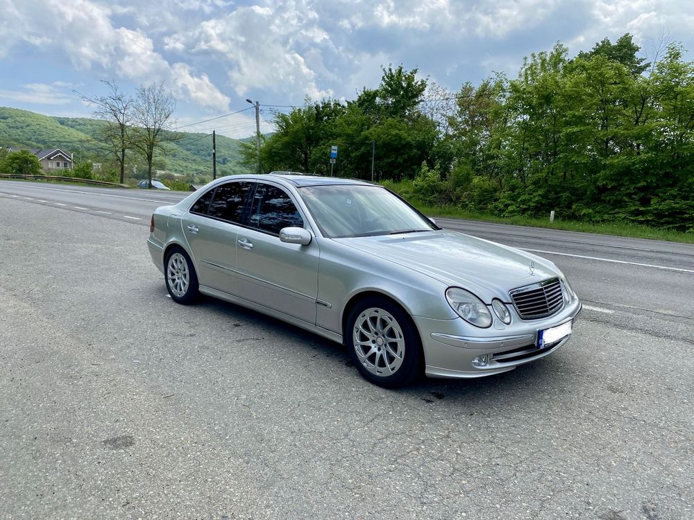 Mercedes Benz E320