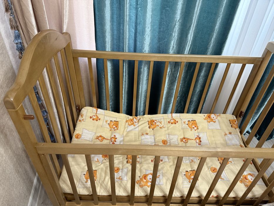 Детская кровать , манеж