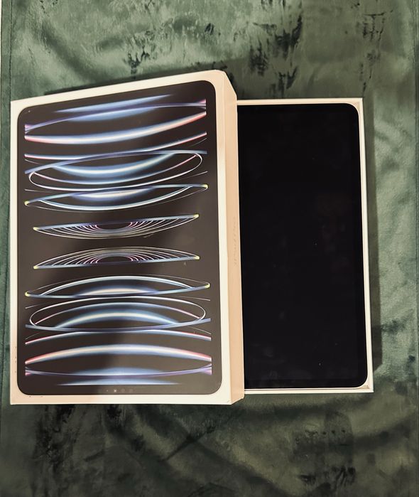 Pachet Apple iPad Pro 11”(Gen4)256Gb + Apple Pencil 2 + Magic Keyboard