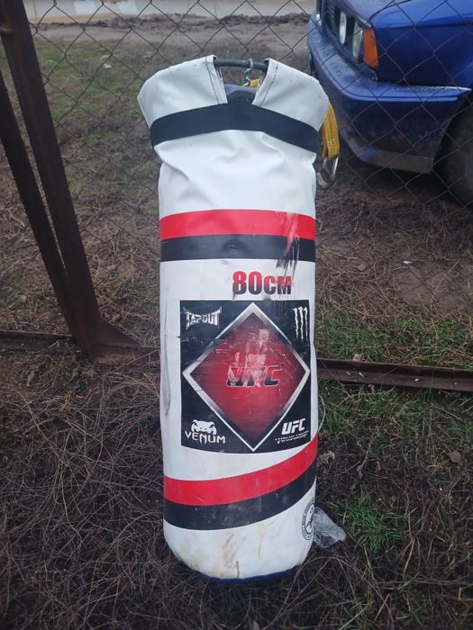 Продам боксерскую грушу