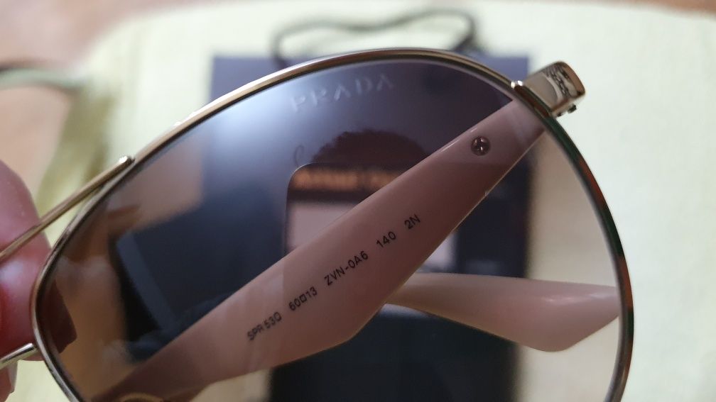 Солнцезащитные очки Prada (оригинал)