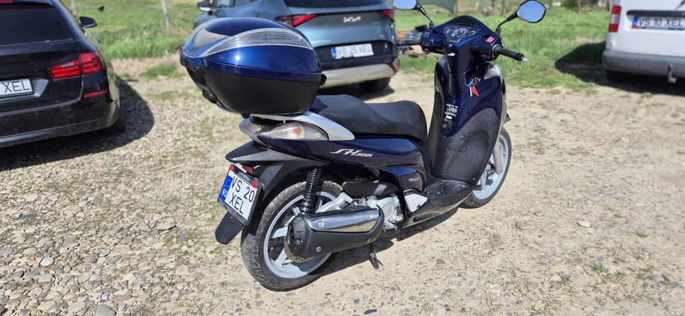 Scuter Honda SH300