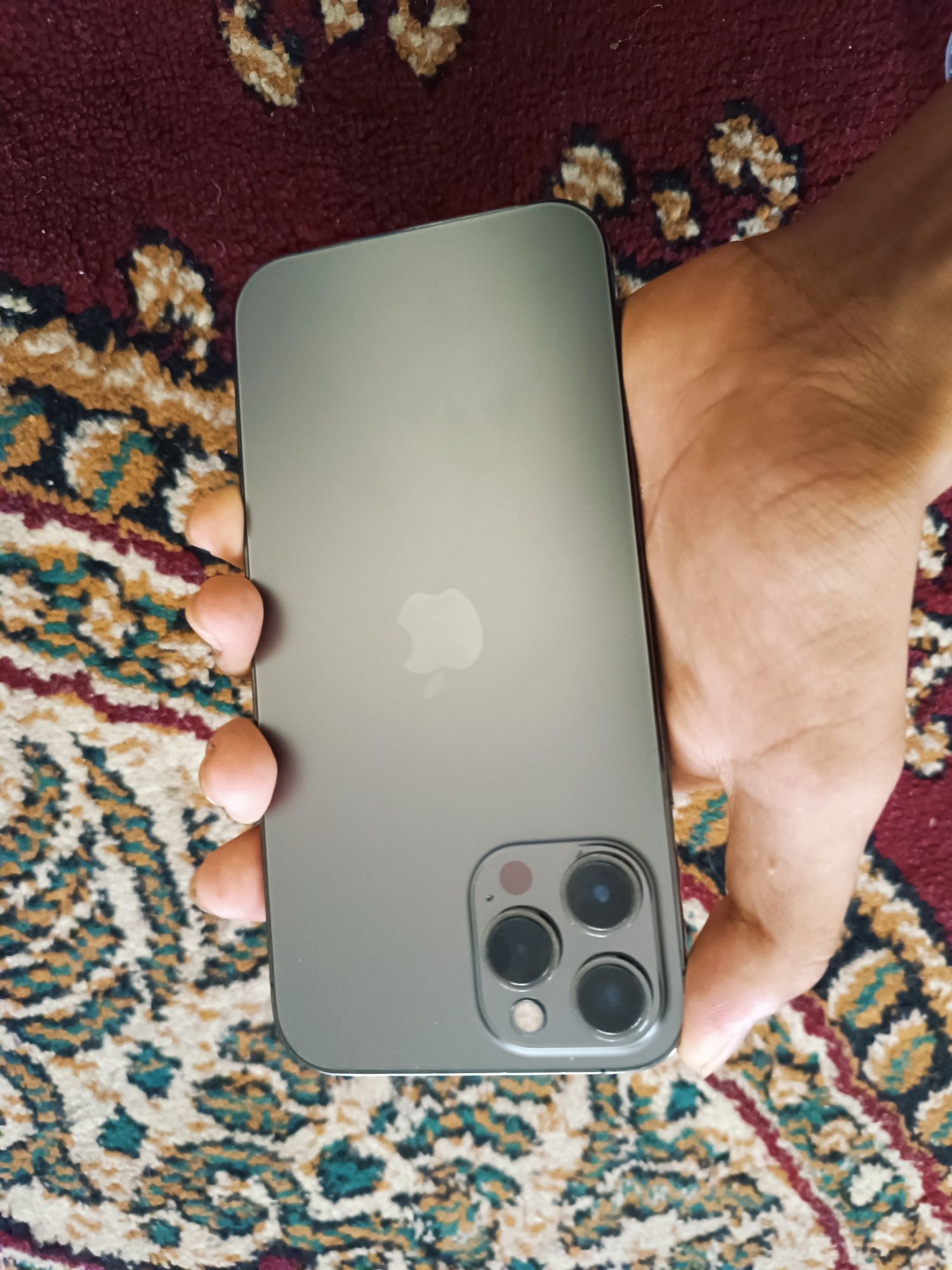 iPhone 12 pro max sotiladi