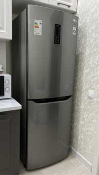 продам холодильник LG