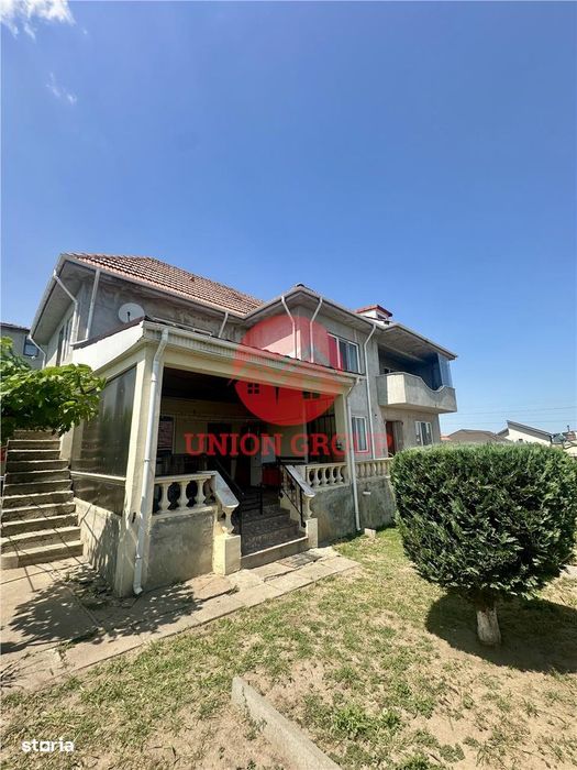 Casa S+P+1E cu Teren de 854 mp, Pretabila pentru Doua Familii