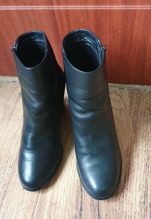 Ghete, botine din piele Erica