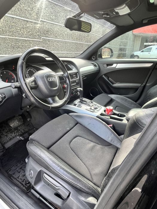 Audi A4.