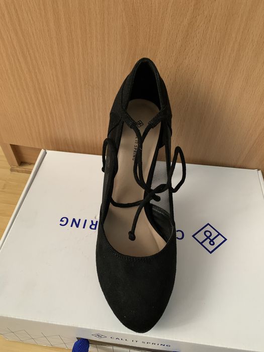 Pantofi  cu toc eleganti