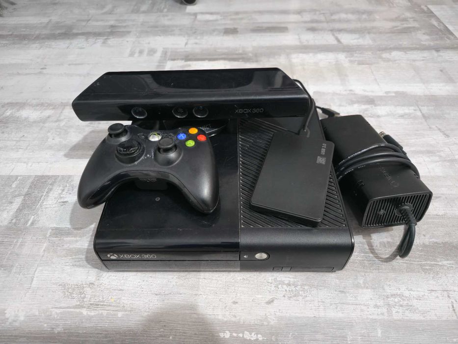 Xbox 360 modat cu 145 jocuri