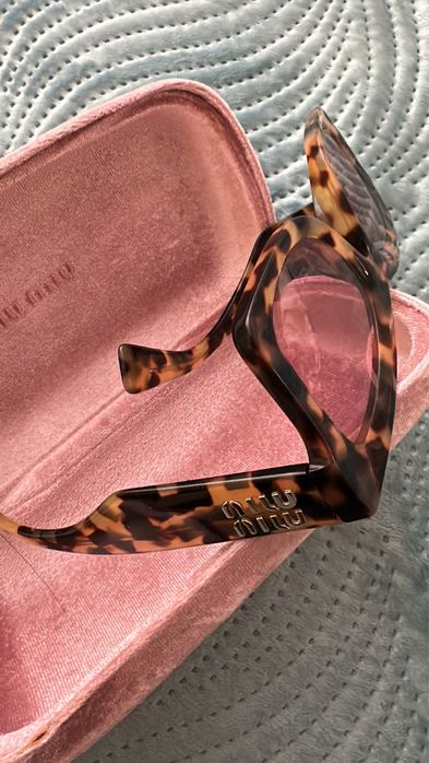 miu miu, тигрови слънчеви очила