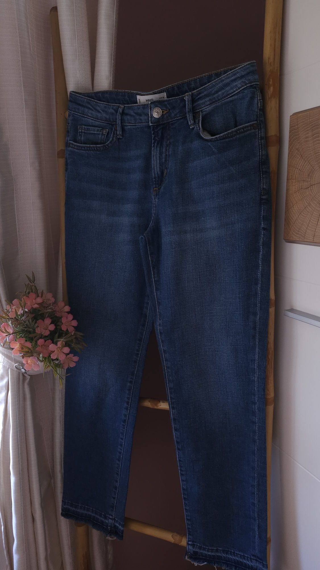 Дънки на марката Guess нови