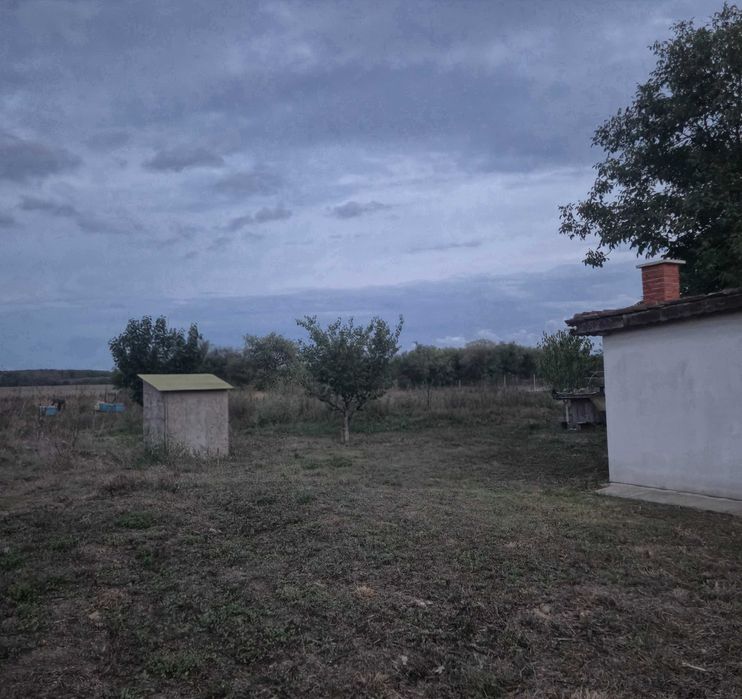 Имот в с.Безводица