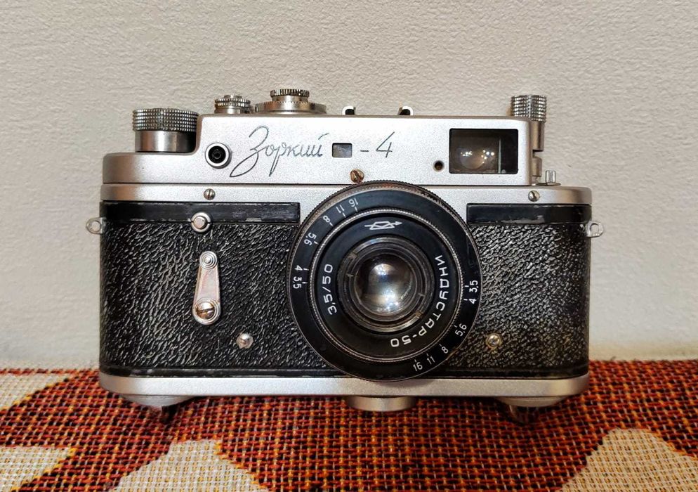 Продаю - Фотоаппарат Зоркий 4 с принадлежностями