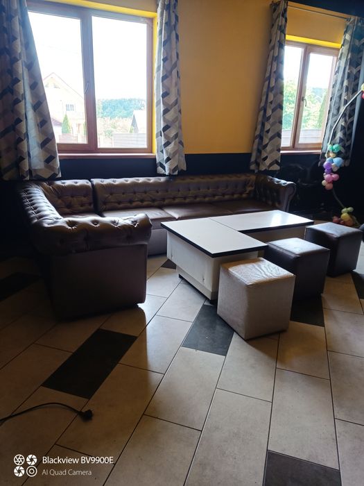 Canapea de colt cu masa