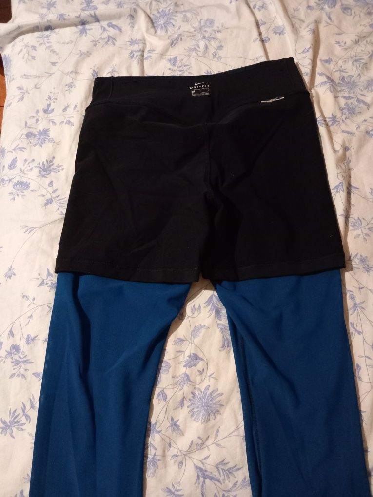 Клин с бюстие на Nike.