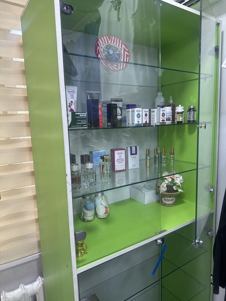 Mebel shkaf  apteka va salonlar uchun