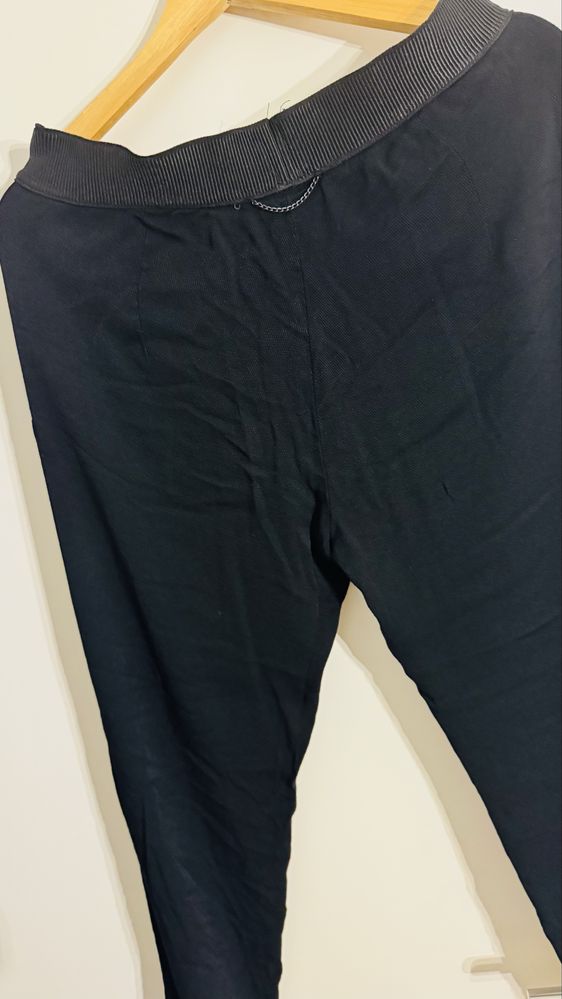 Pantaloni moderni!
