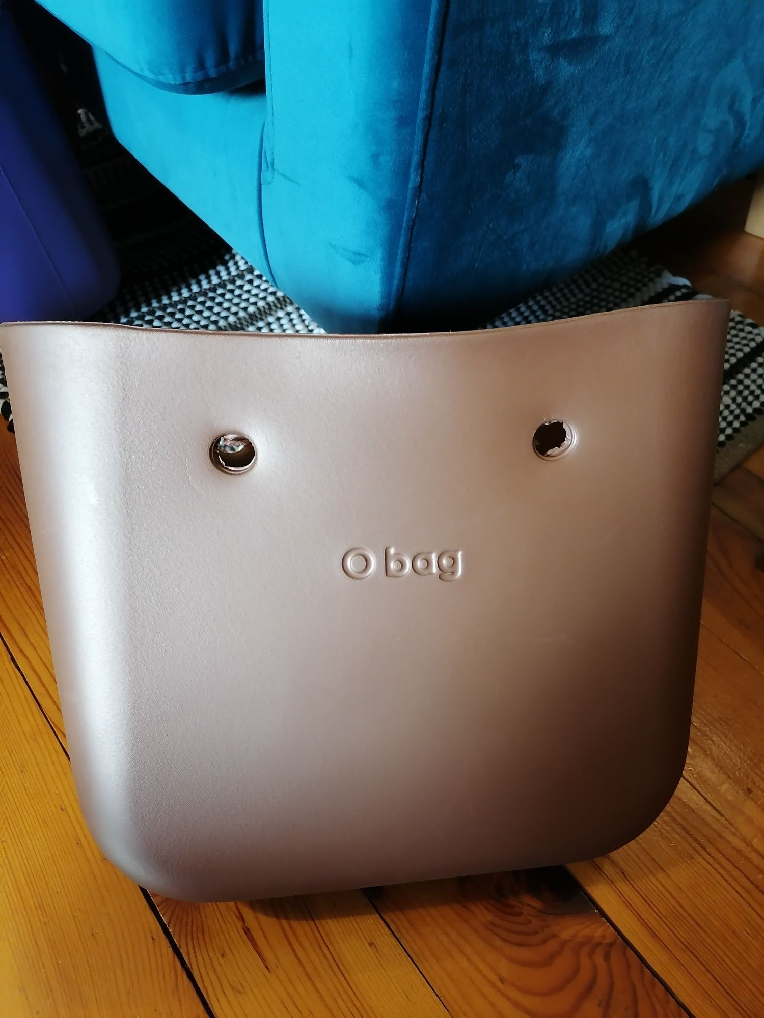 Продавам нови тела за чанти Obag