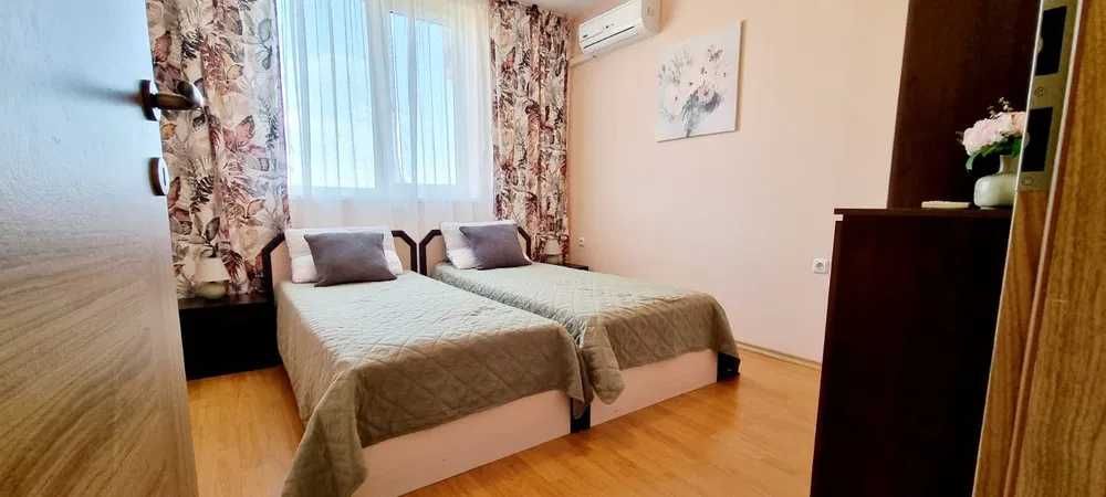Продава се Тристаен апартамент в к.к. Слънчев бряг - 64 кв.м за 938 €/кв.м - Снимка #2
