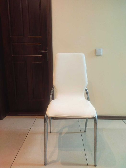 Стул кухонный новый в наличии 6 шт