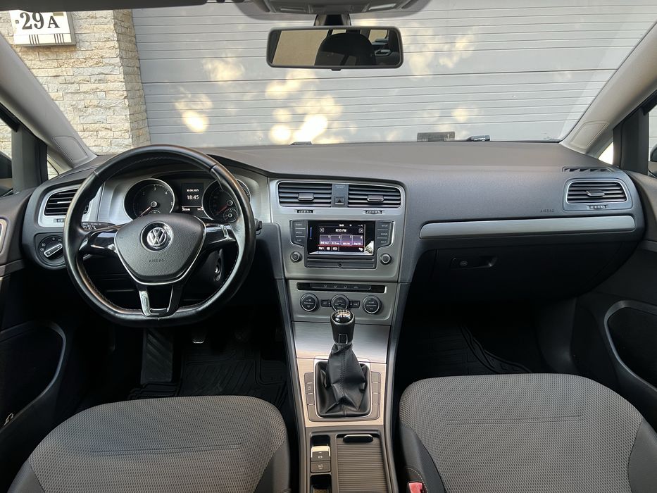 •Volkswagen Golf 7 1.6 Tdi BlueMotion•