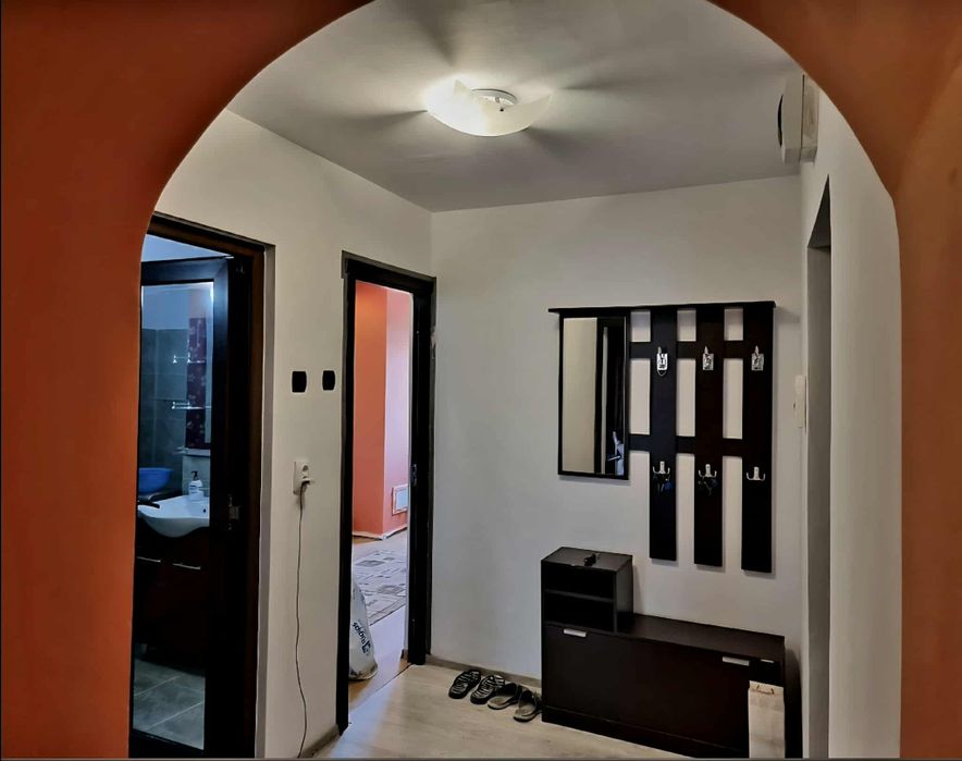 Închiriez apartament