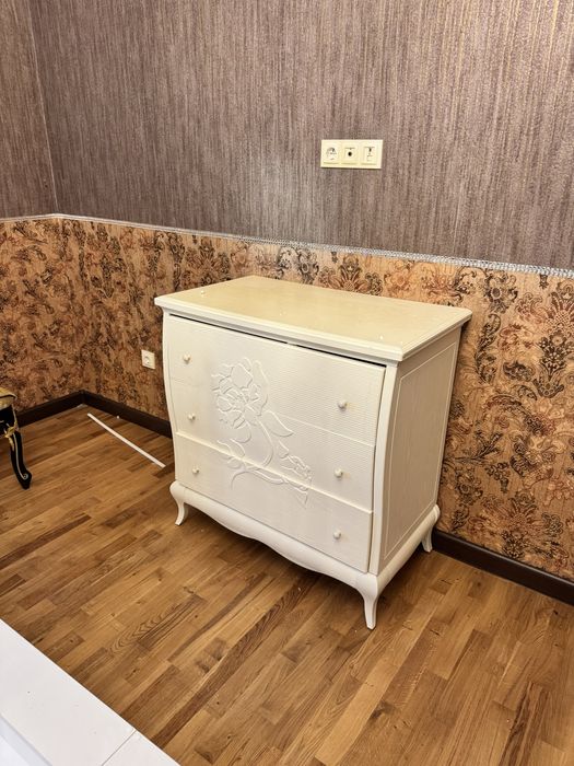 Тумбочка в отличном состоянии