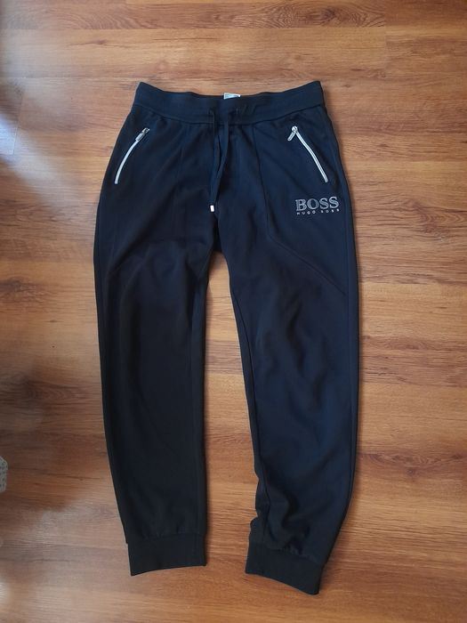 Boss мъжко долнище L размер.