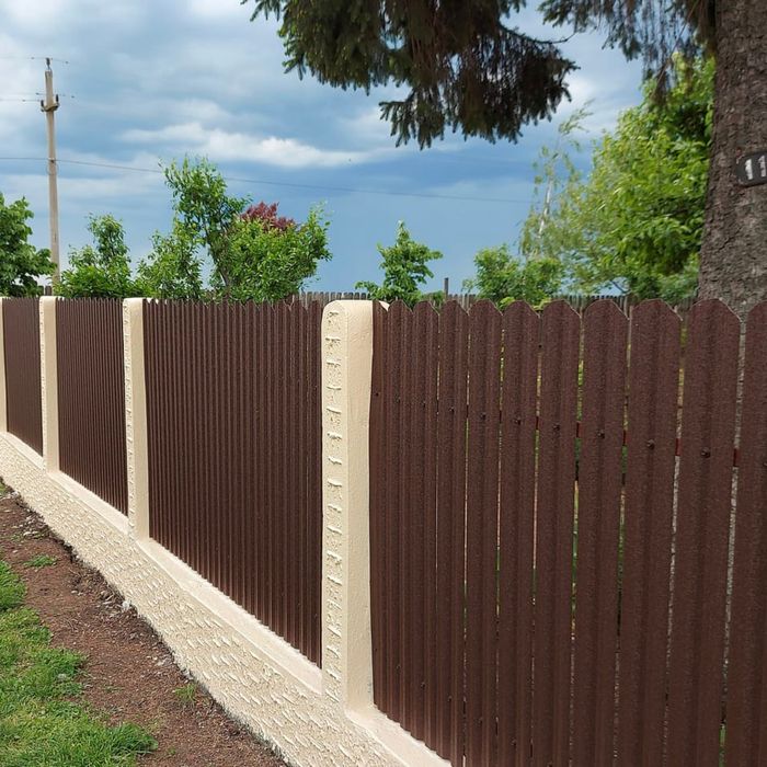 Construim garduri si porti din sipca metalica, panouri stil jaluzele,
