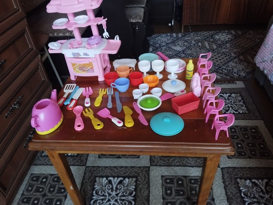 Продам посудку детскую