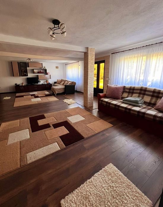 Cabană spațioasă de închiriat