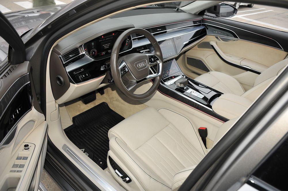 Audi A8 Long  Business Edition