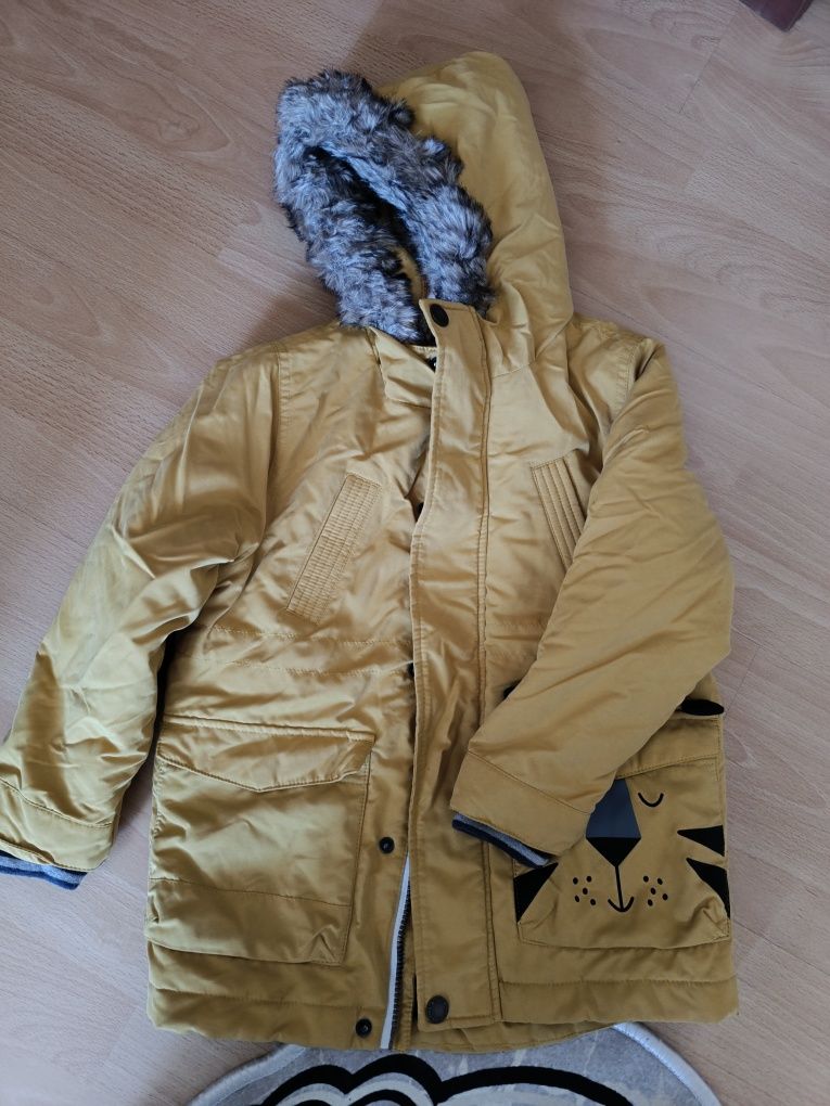 продавам детско яке за момче