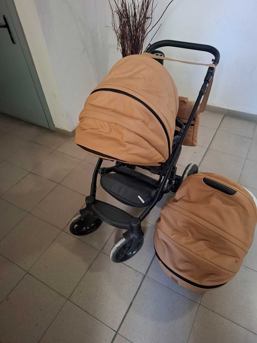 Детска количка отлична