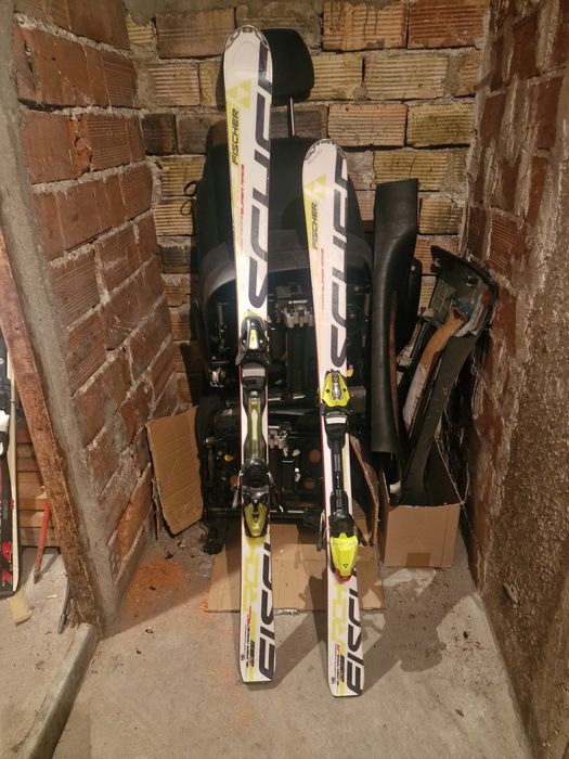 Продавам ски фишар