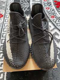 Yeezy 350V2 Oreo, marimea 43 1/3, 44, 44 2/3,45 1/3