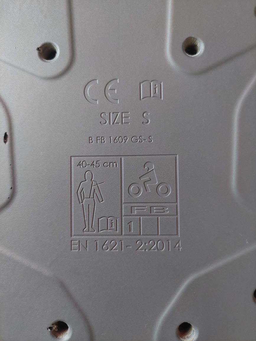 Protectie spate,coloana Ixon pentru geaca moto