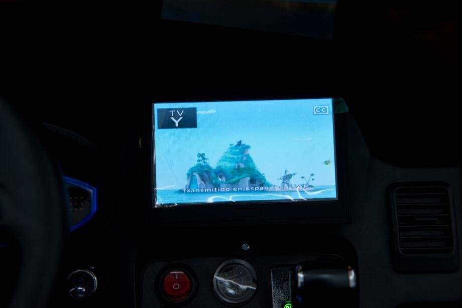 Двуместен акумул.джип MERCEDES X-CLASS, МР4 акумулаторни джипове