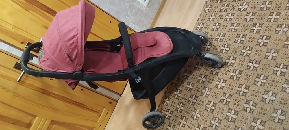 Детская коляска в хорошем состоянии