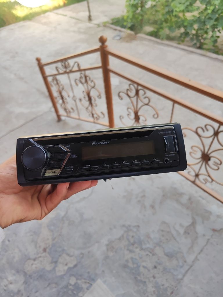 Pioneer mafon DEX-S1050UB 500.000 som